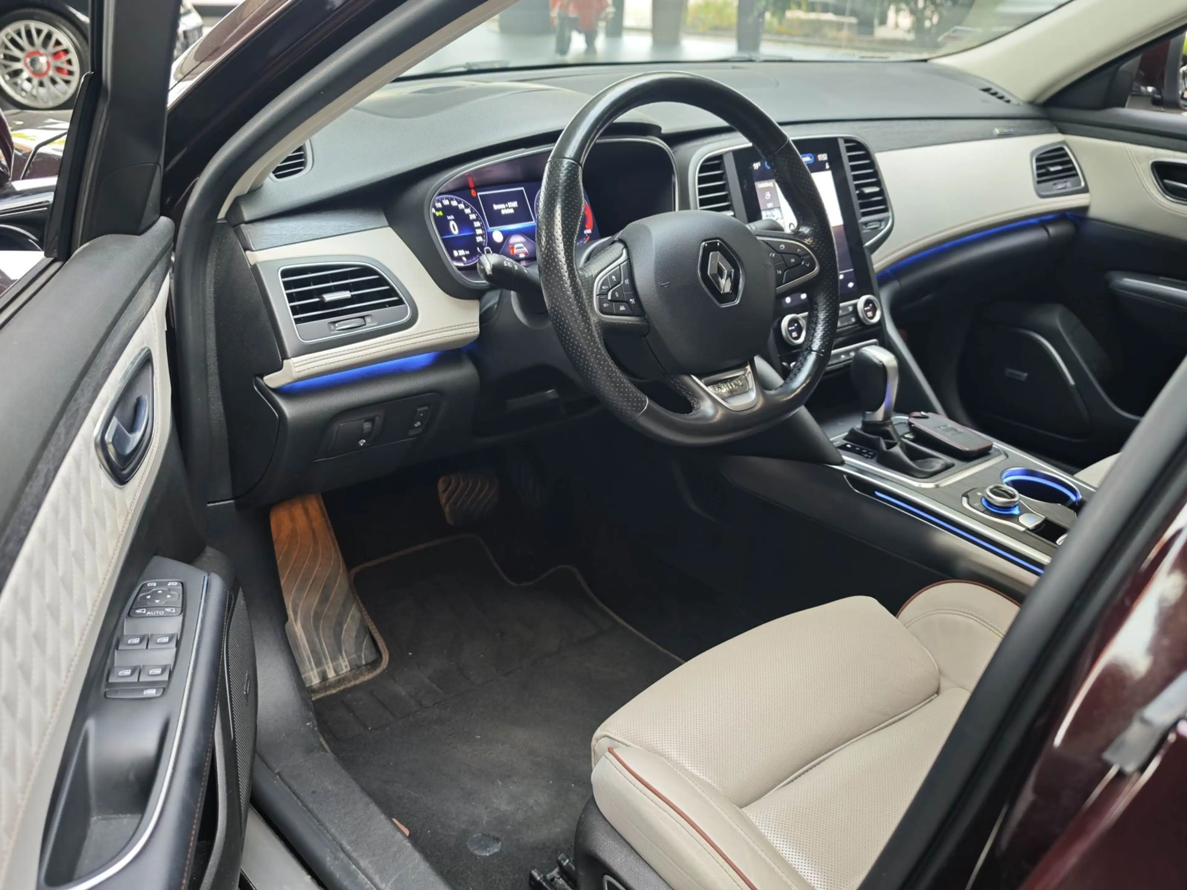Renault Talisman Initiale Paris — photo 8