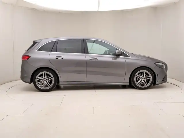 Mercedes-Benz B-Class view 3