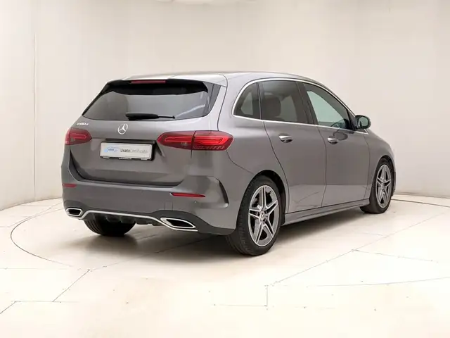 Mercedes-Benz B-Class view 4