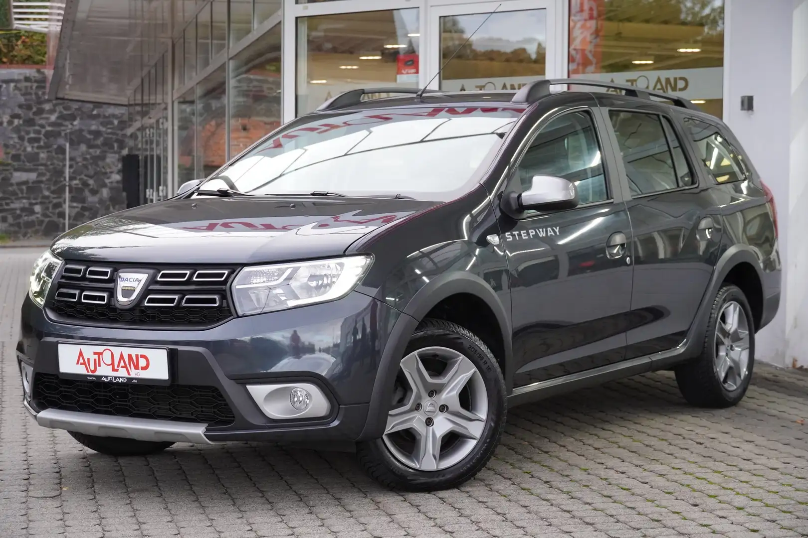 Dacia Logan II MCV Kombi 0.9 TCE Comfort Navi PDC USB Grau - 2