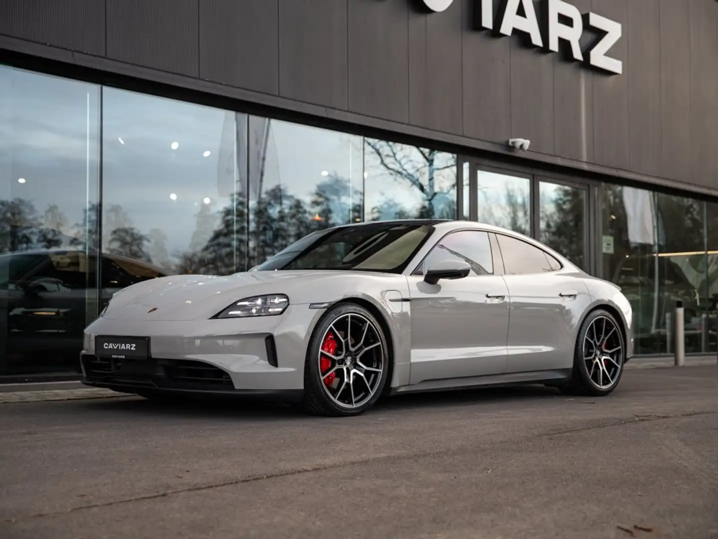Porsche Taycan 4S FACELIFT/105KW/BATT+/HDMATR/HUD/CHRONO/BOSE/ACC Grijs - 1