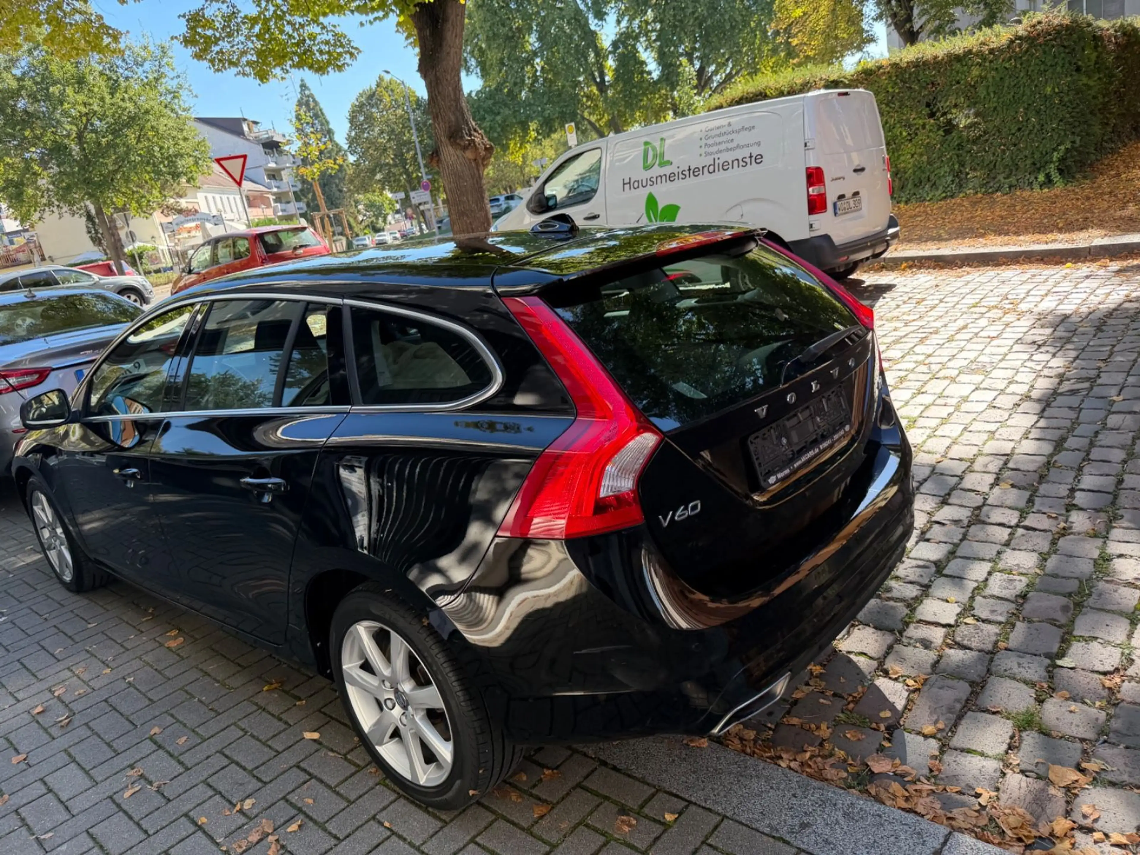 Volvo V60 Kombi Summum Navi leder Kamera ACC — photo 7