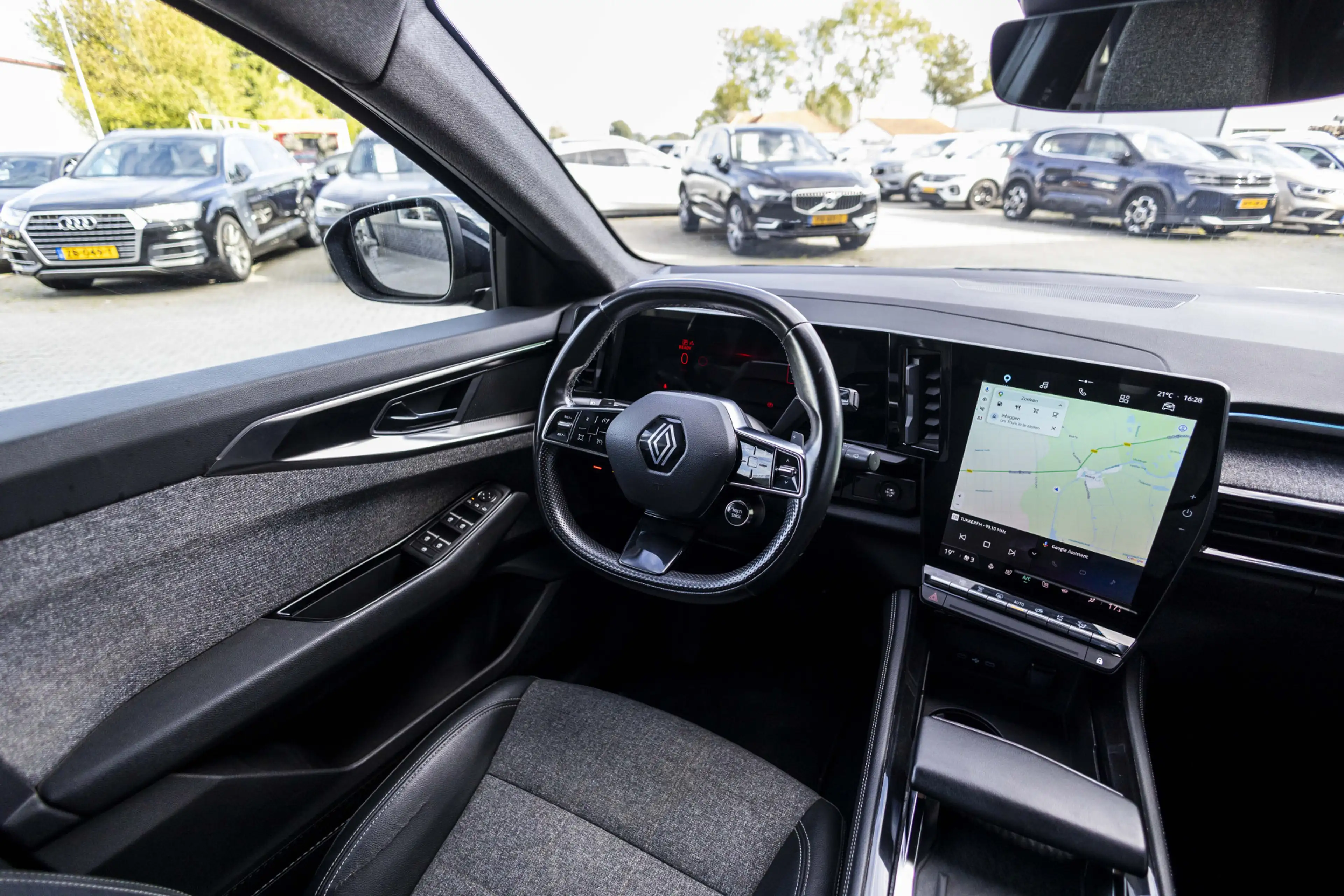 Renault Espace E-Tech full hybrid 200 techno 7p. | Trekhaak | Cam — photo 22