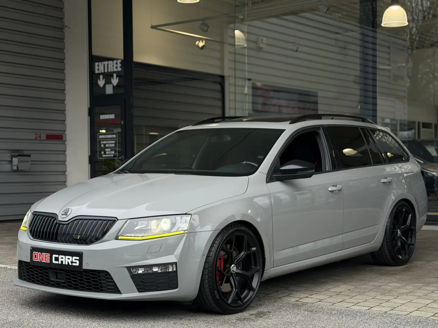 Skoda Octavia RS 2.0 TDi 184cv TOIT PANO-CAMERA-GPS-CUIR-JA 19P Grau - 1