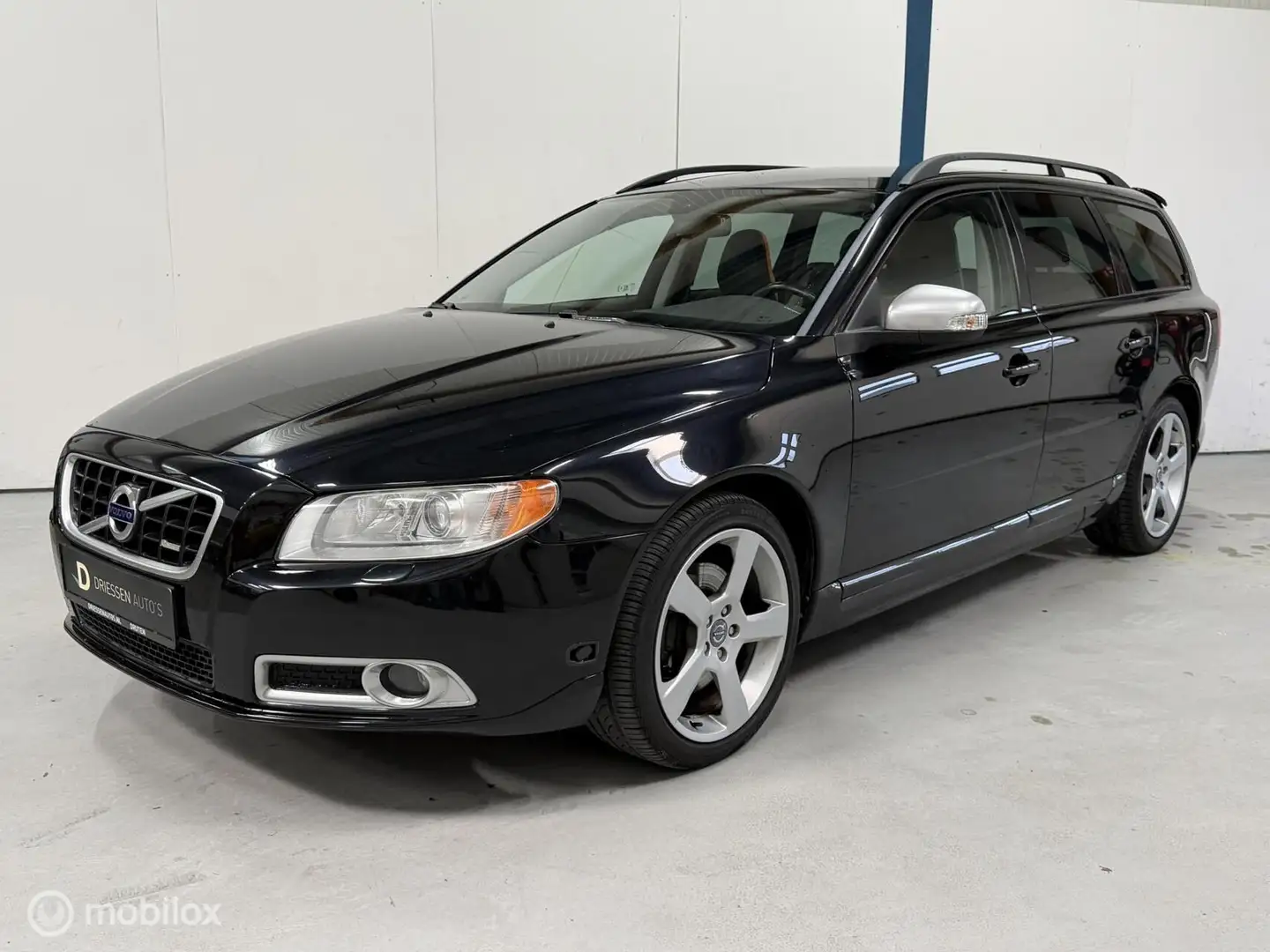 Volvo V70 2.5T R-Design AUTOMAAT / LEER Schwarz - 1
