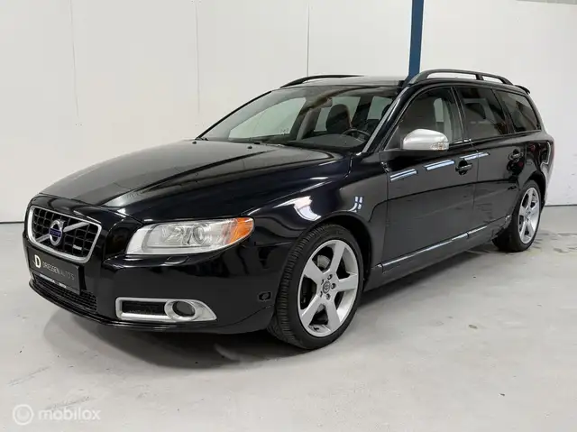 Volvo V70 2.5T R-Design AUTOMAAT / LEER