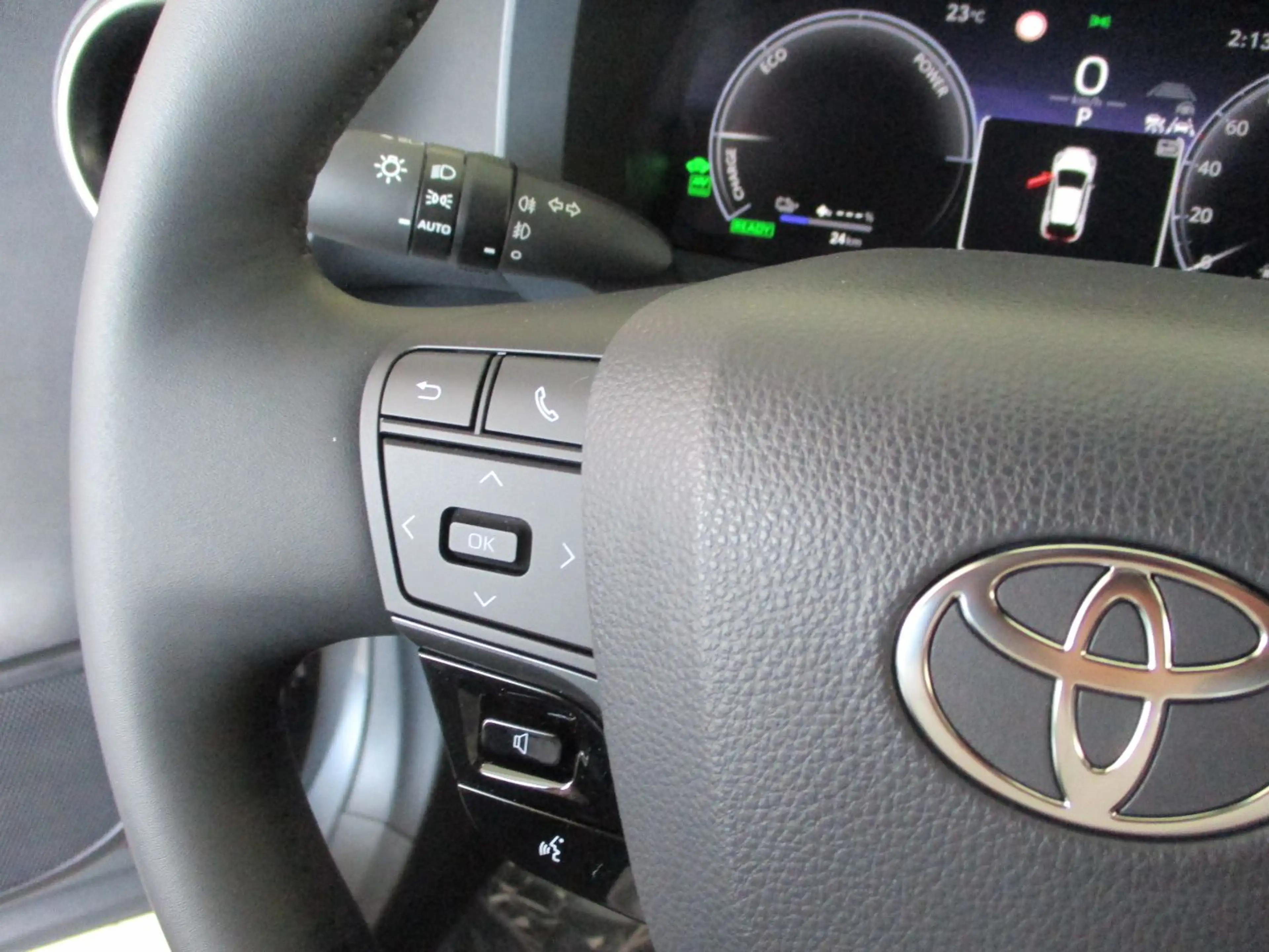 Toyota C-HR 2.0 Plug-in Hybrid Team D LED, Kamera, Navi — photo 10