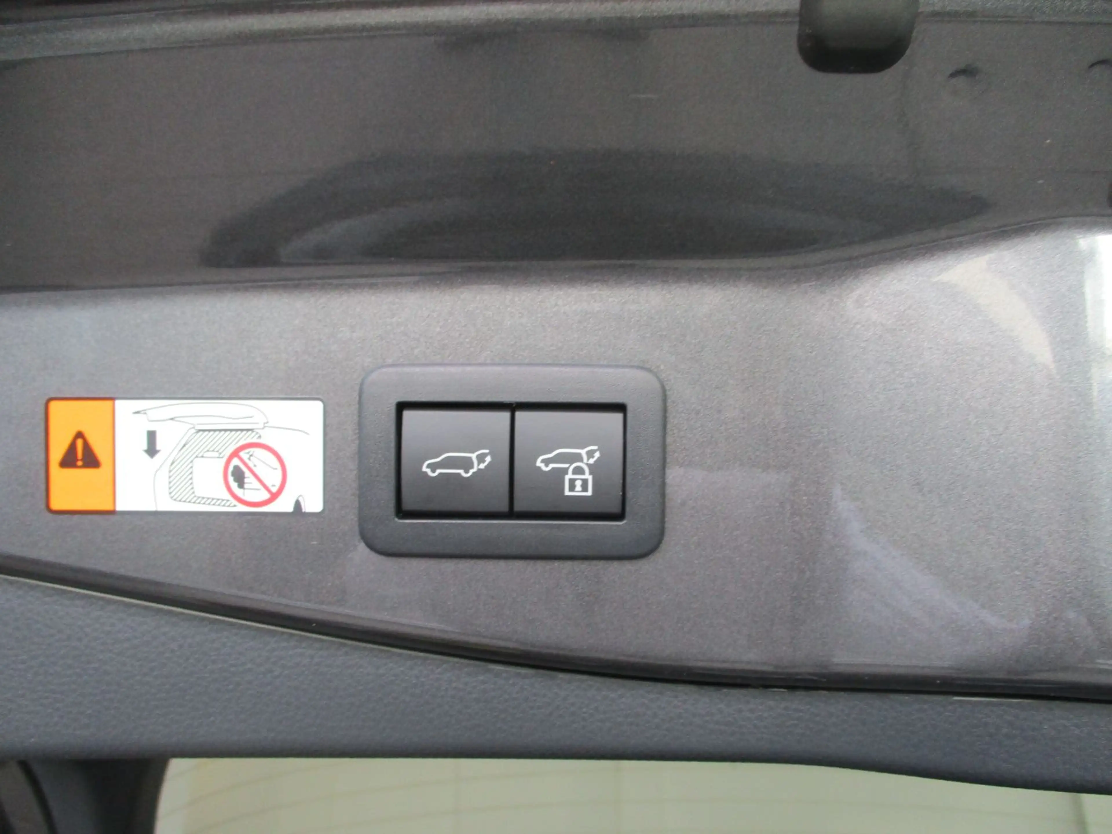 Toyota C-HR 2.0 Plug-in Hybrid Team D LED, Kamera, Navi — photo 4