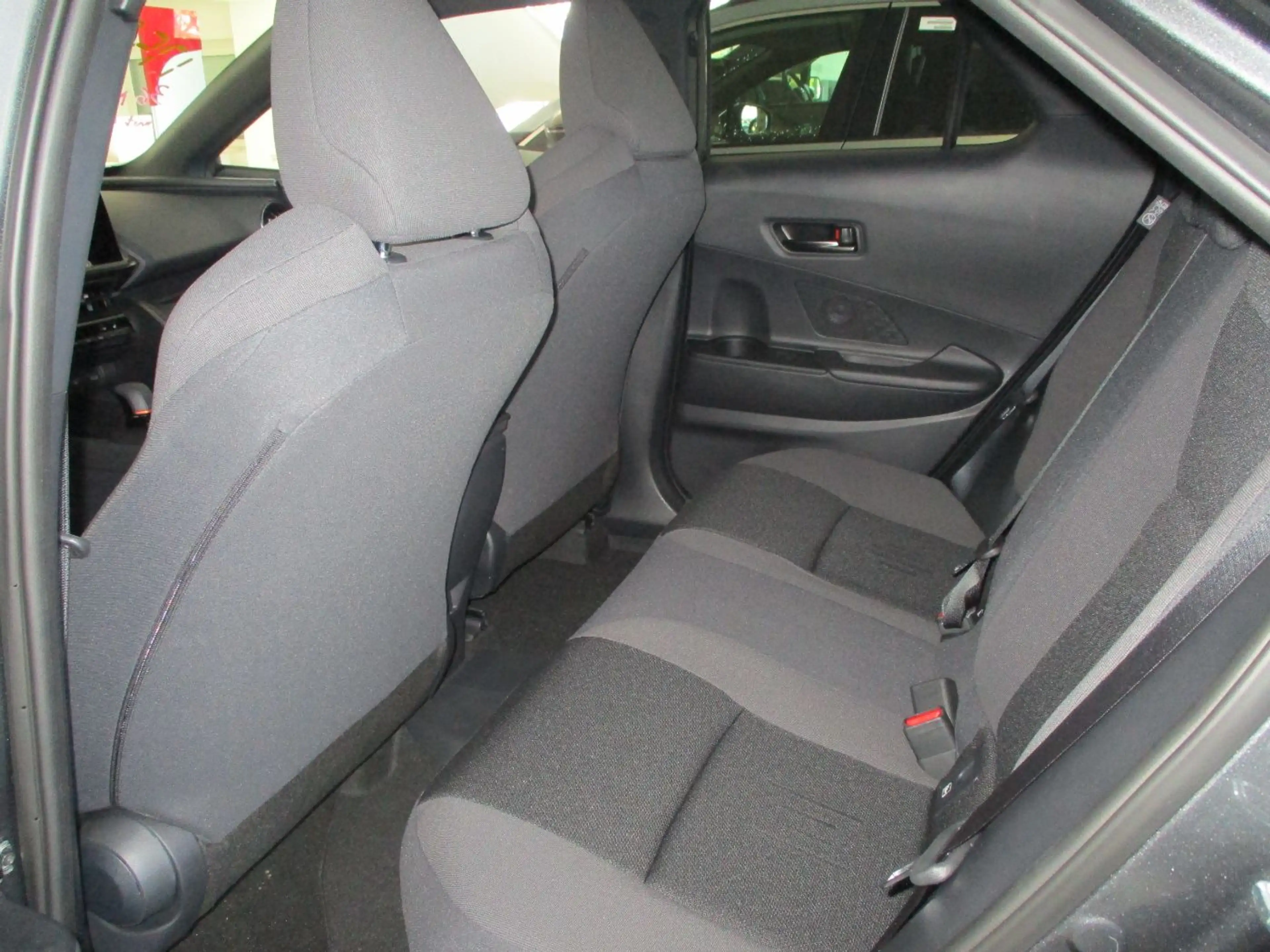 Toyota C-HR 2.0 Plug-in Hybrid Team D LED, Kamera, Navi — photo 7