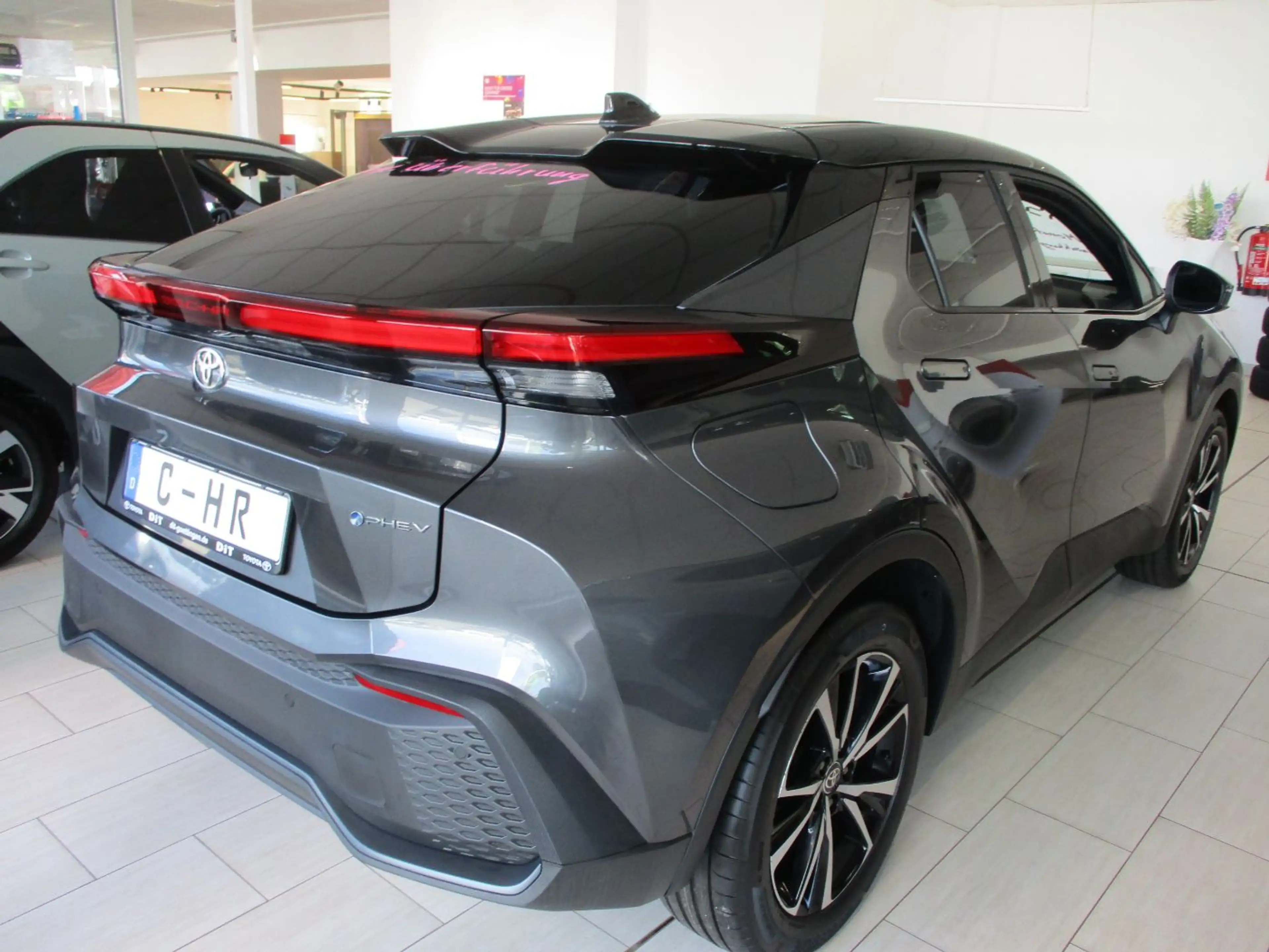 Toyota C-HR 2.0 Plug-in Hybrid Team D LED, Kamera, Navi — photo 2