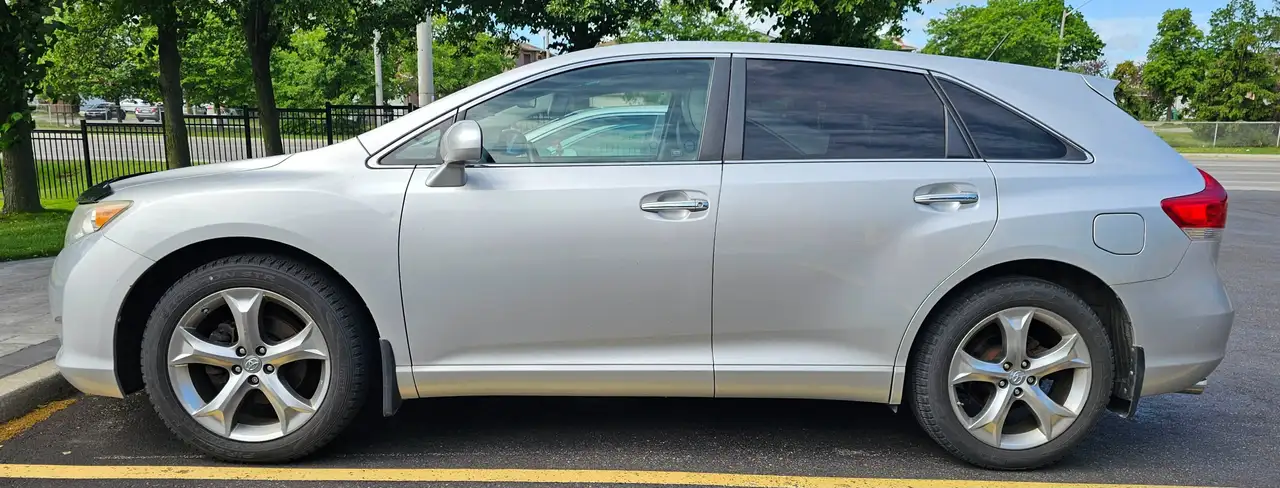 Toyota Venza photo Toyota Venza