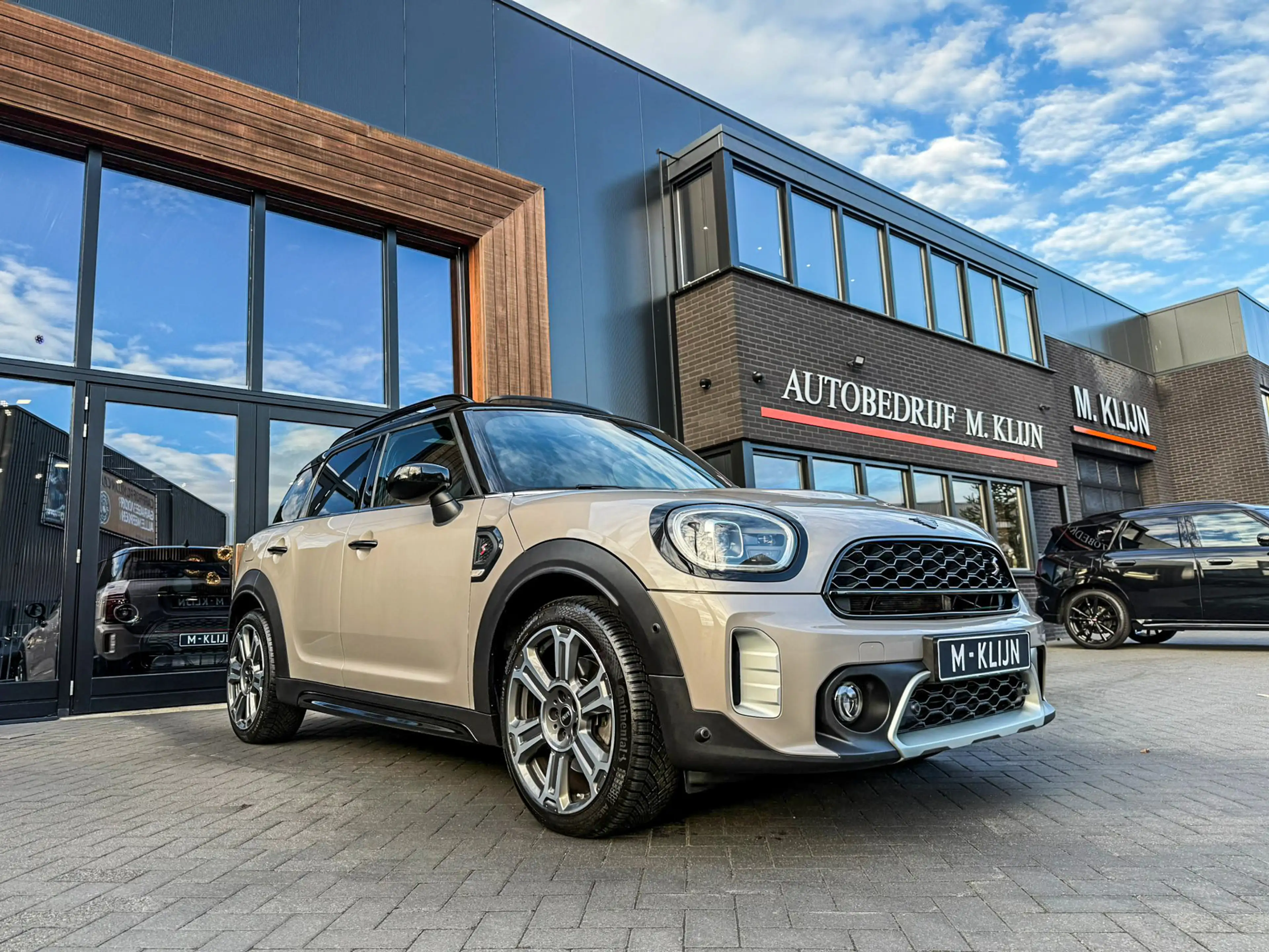 MINI Cooper S Countryman 2.0 ALL4 MINI Yours F1 aut Rooftopgrey/Pano/Memory