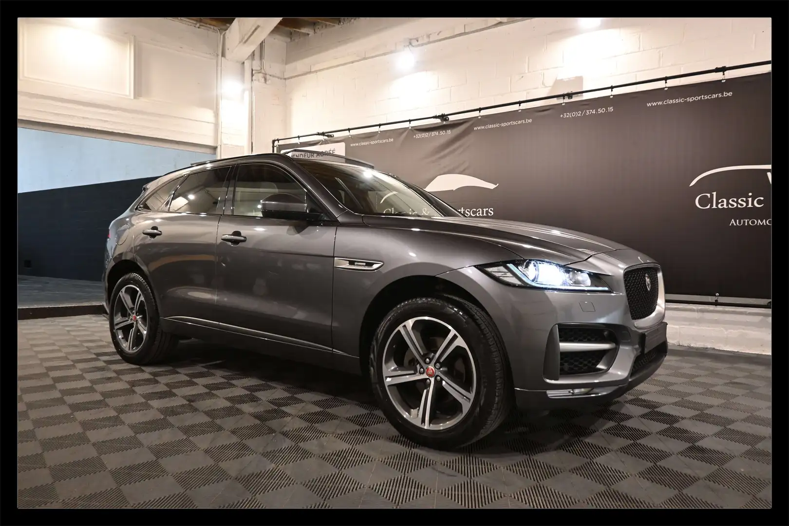 Jaguar F-Pace 2.0 D AWD R-SPORT / PANO / CAMERA / FULL Gris - 1