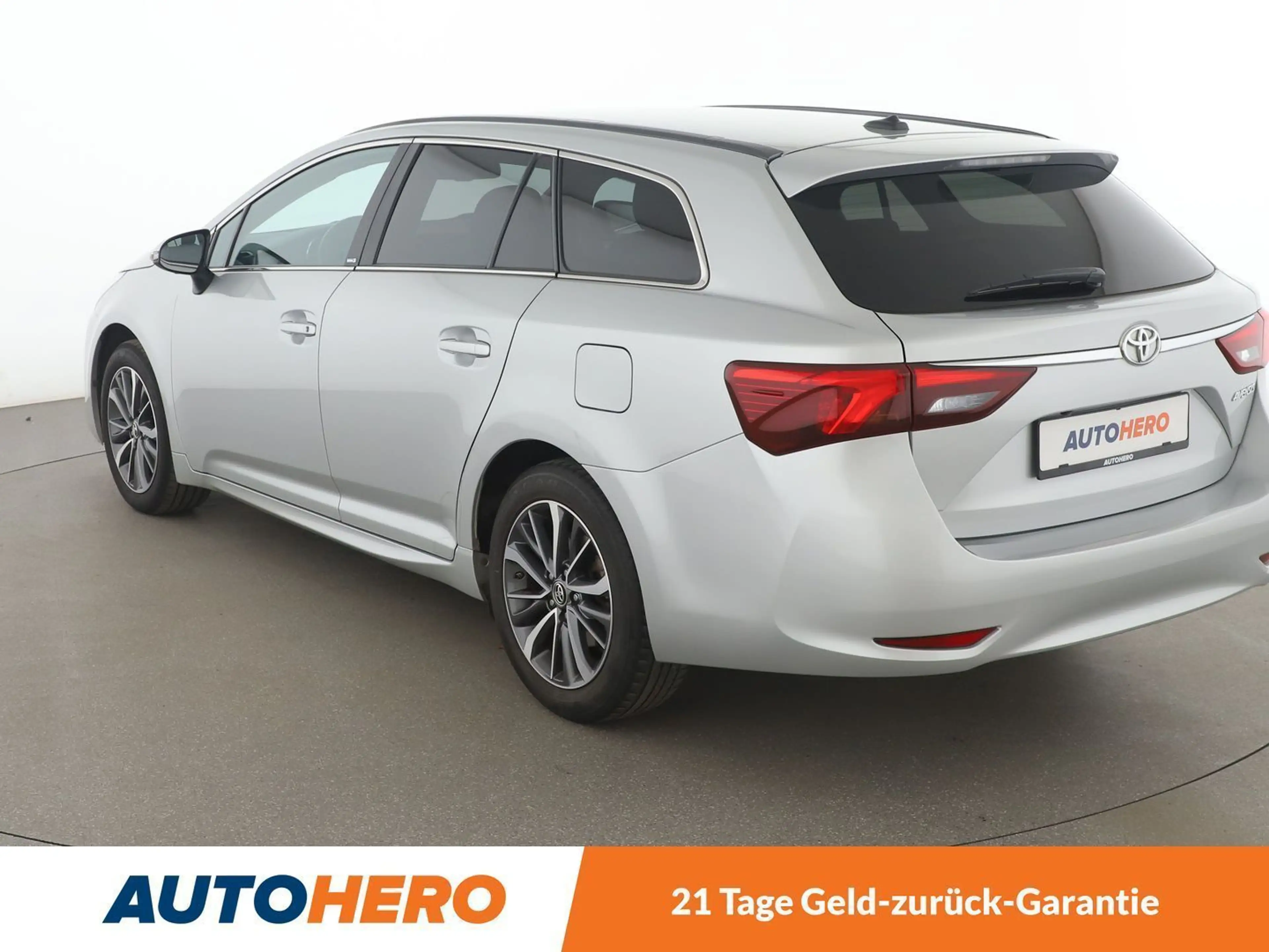 Toyota Avensis 1.8 Edition-S*NAVI*LED*TEMPO*CAM*SHZ*KLIMA* — photo 4