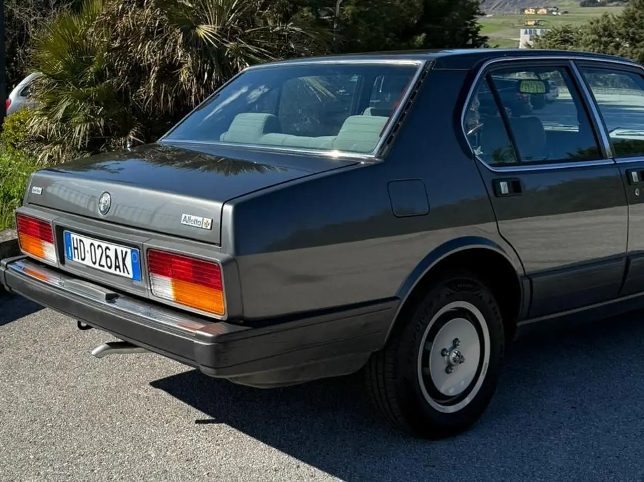 Alfa Romeo Alfetta 2.0i Quadrifoglio Oro, foto 4