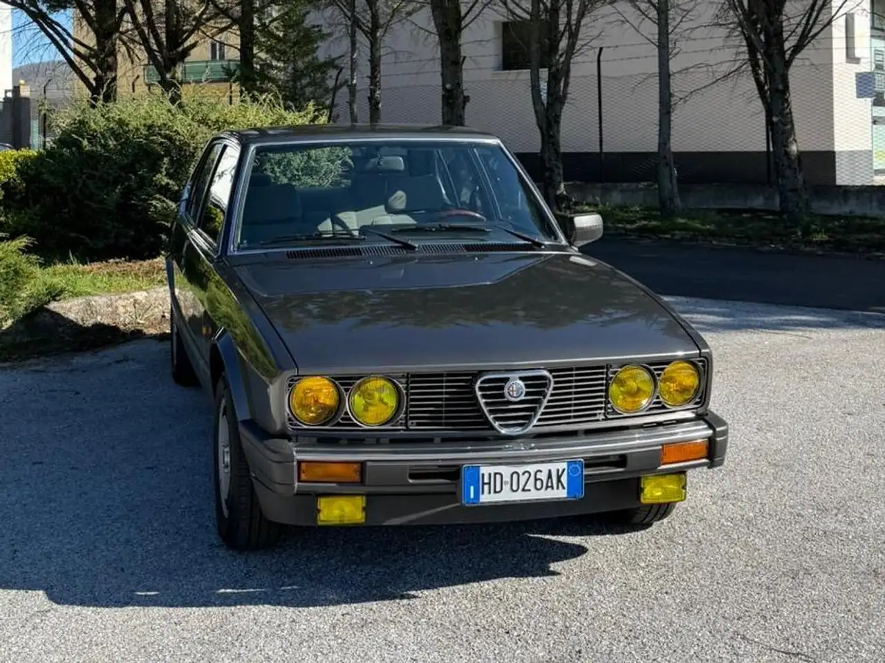 Alfa Romeo Alfetta 2.0i Quadrifoglio Oro, foto 5