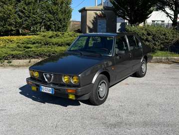Alfetta 2.0i Quadrifoglio Oro