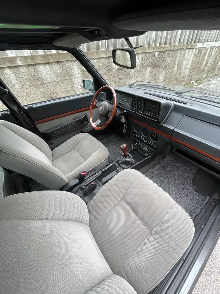 Alfa Romeo Alfetta 2.0i Quadrifoglio Oro, foto 8