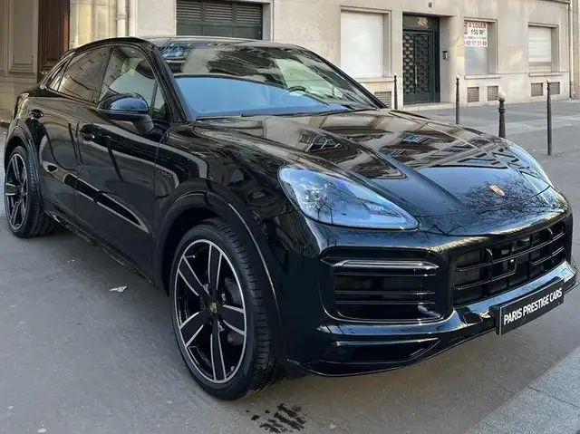 Porsche Cayenne view 3