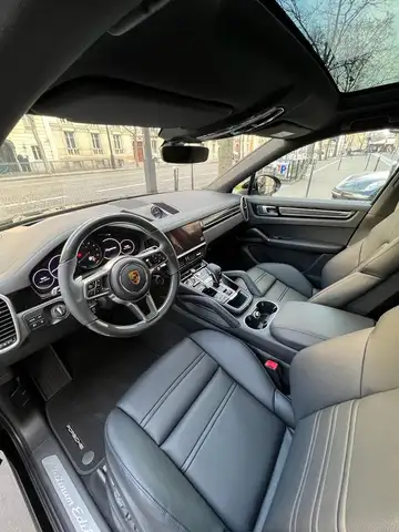 Porsche Cayenne view 13
