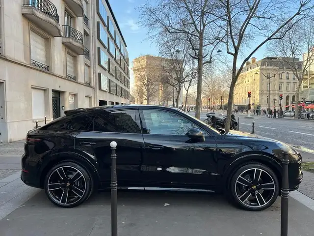 Porsche Cayenne view 4