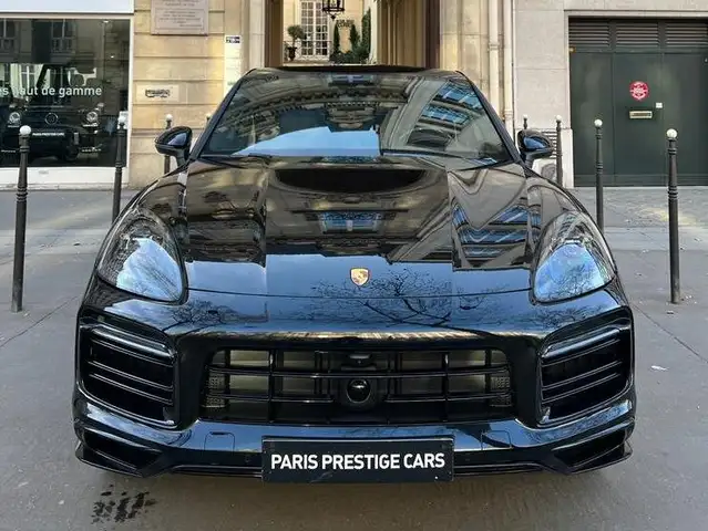 Porsche Cayenne view 2