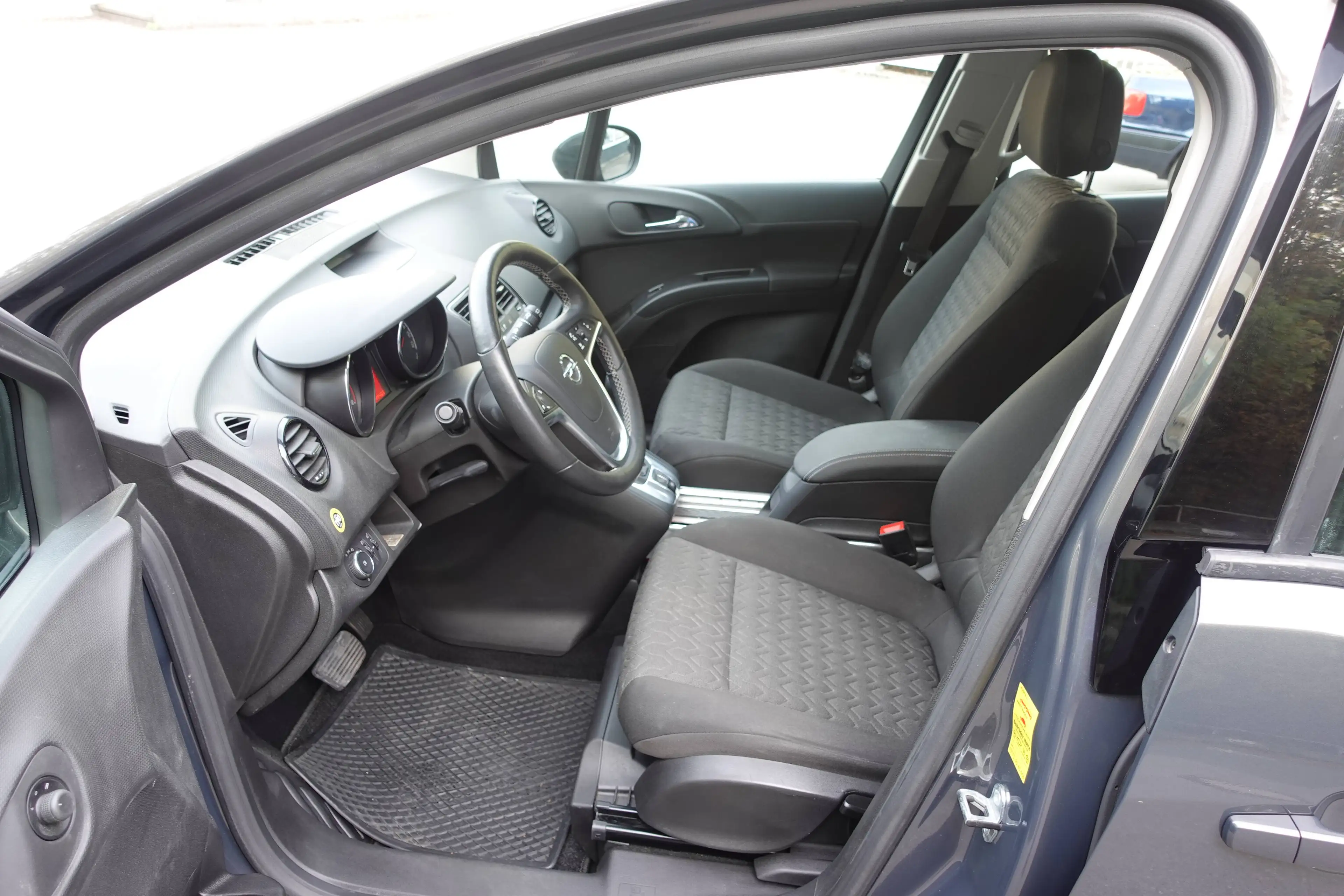Opel Meriva Active Automatik Klimaautomatik 49tKm !! — photo 7