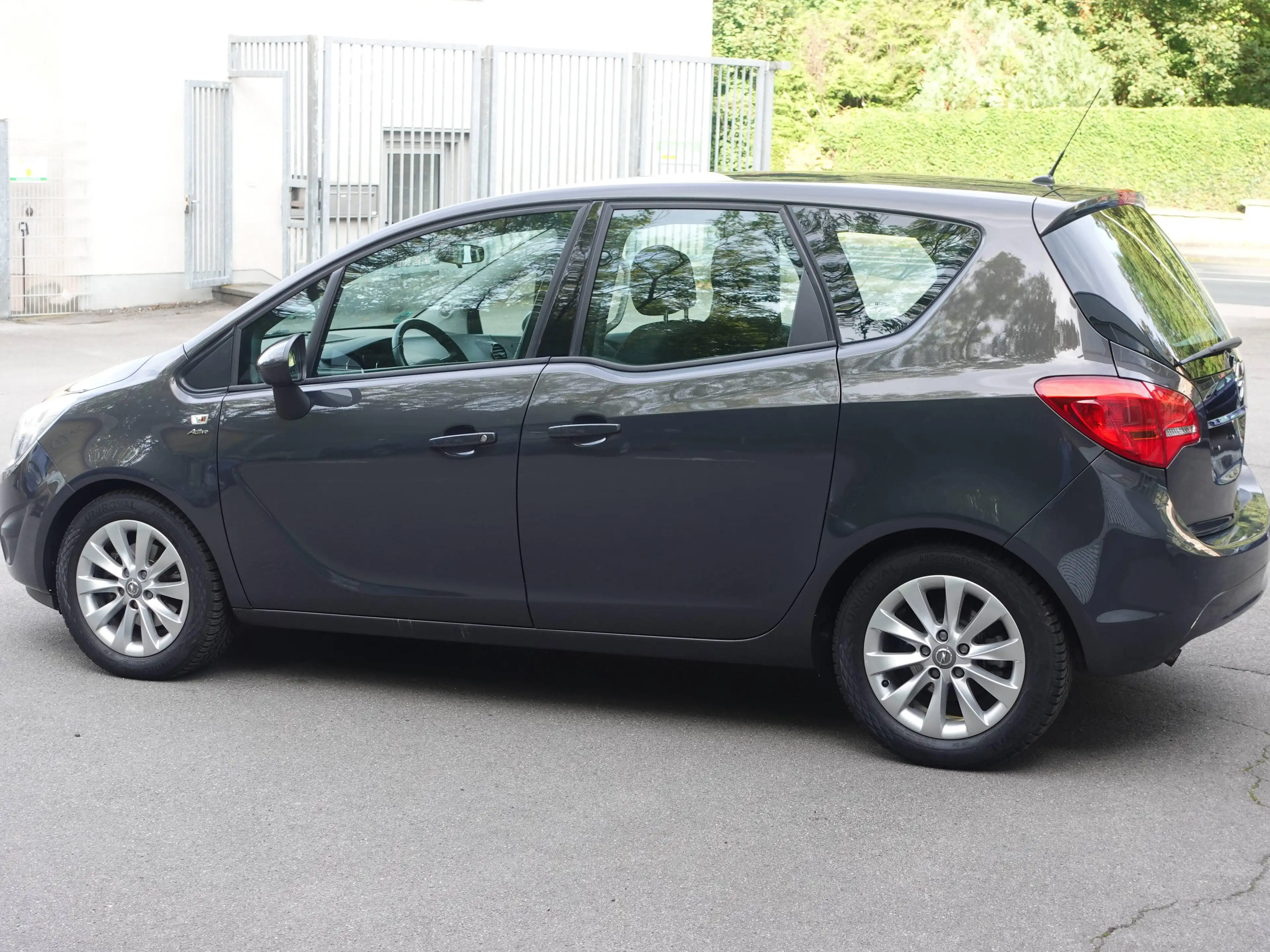 Opel Meriva Active Automatik Klimaautomatik 49tKm !! — photo 2