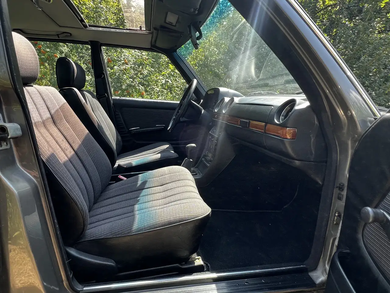 Mercedes-Benz 200 W123 200 benzine M102 Full service book, foto 9