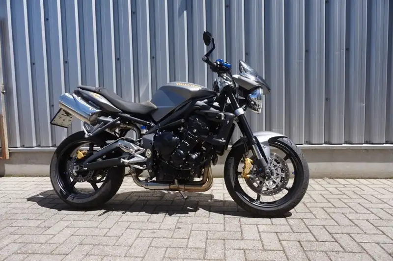 Triumph Street Triple