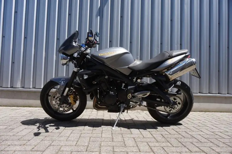 Triumph Street Triple - foto 4