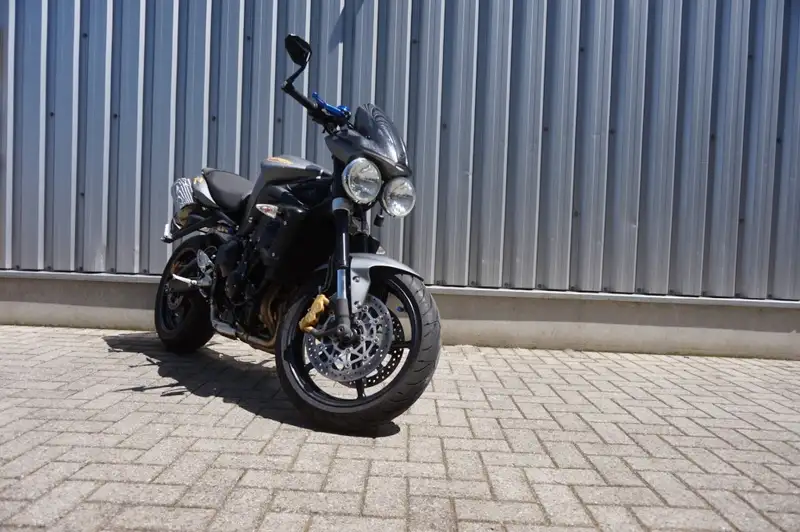 Triumph Street Triple - foto 2