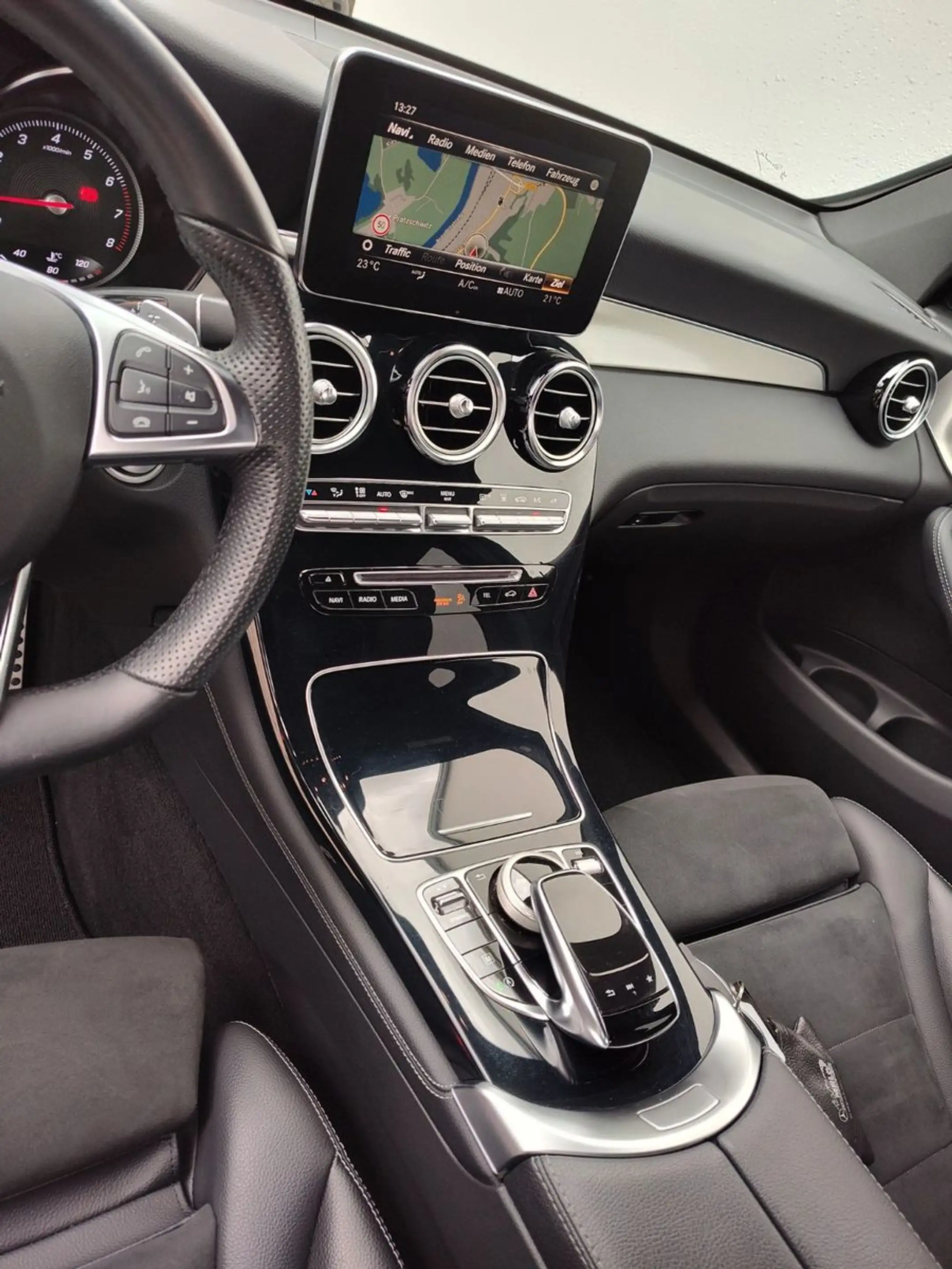 Mercedes-Benz GLC 250 4Matic Edition One -LED-360°-DAB+ STHZ — photo 12