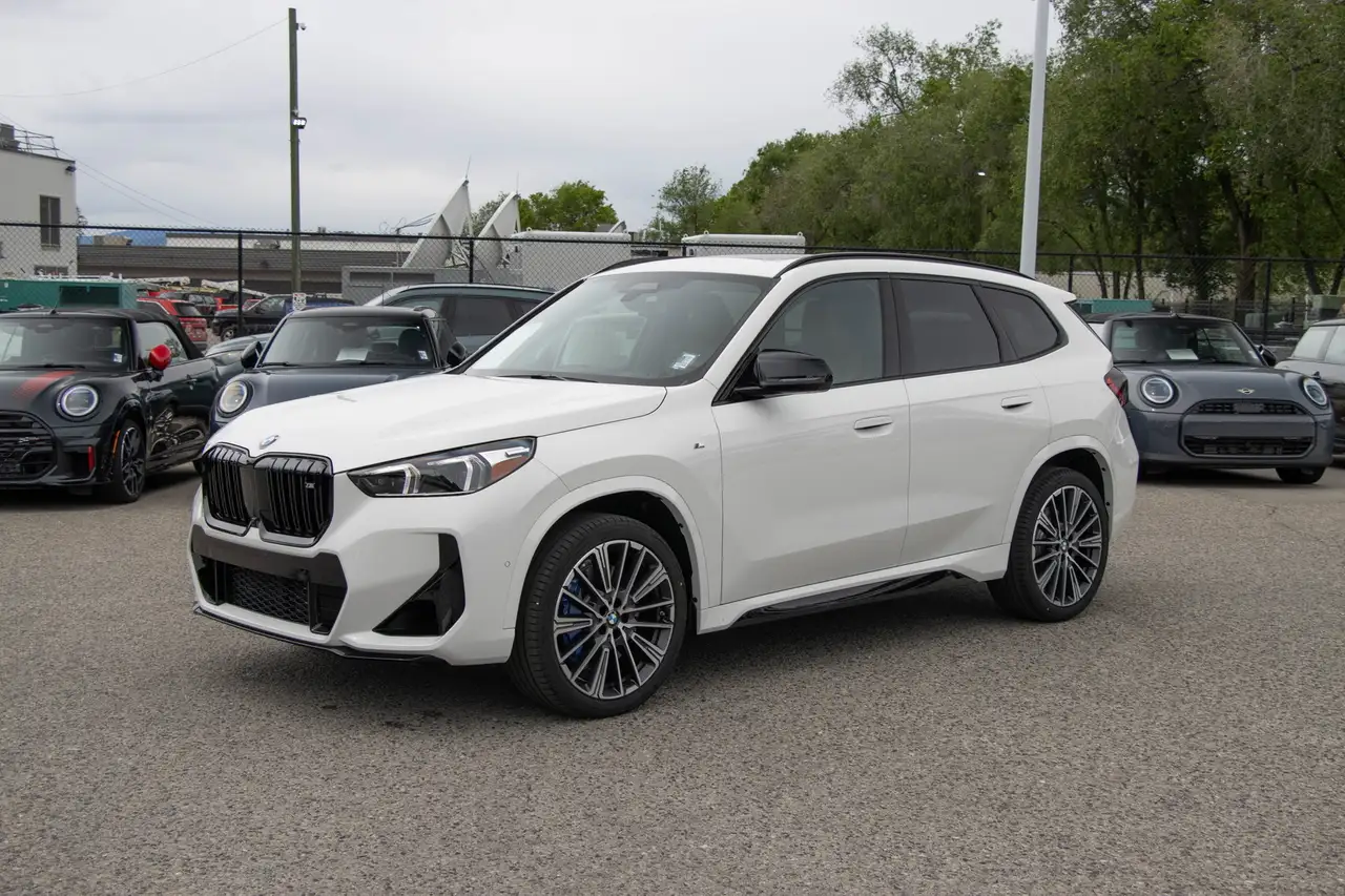 BMW X1 photo BMW X1