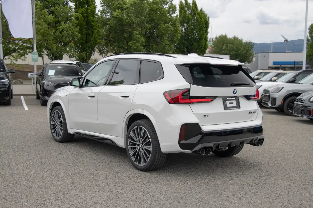 BMW X1 photo BMW X1