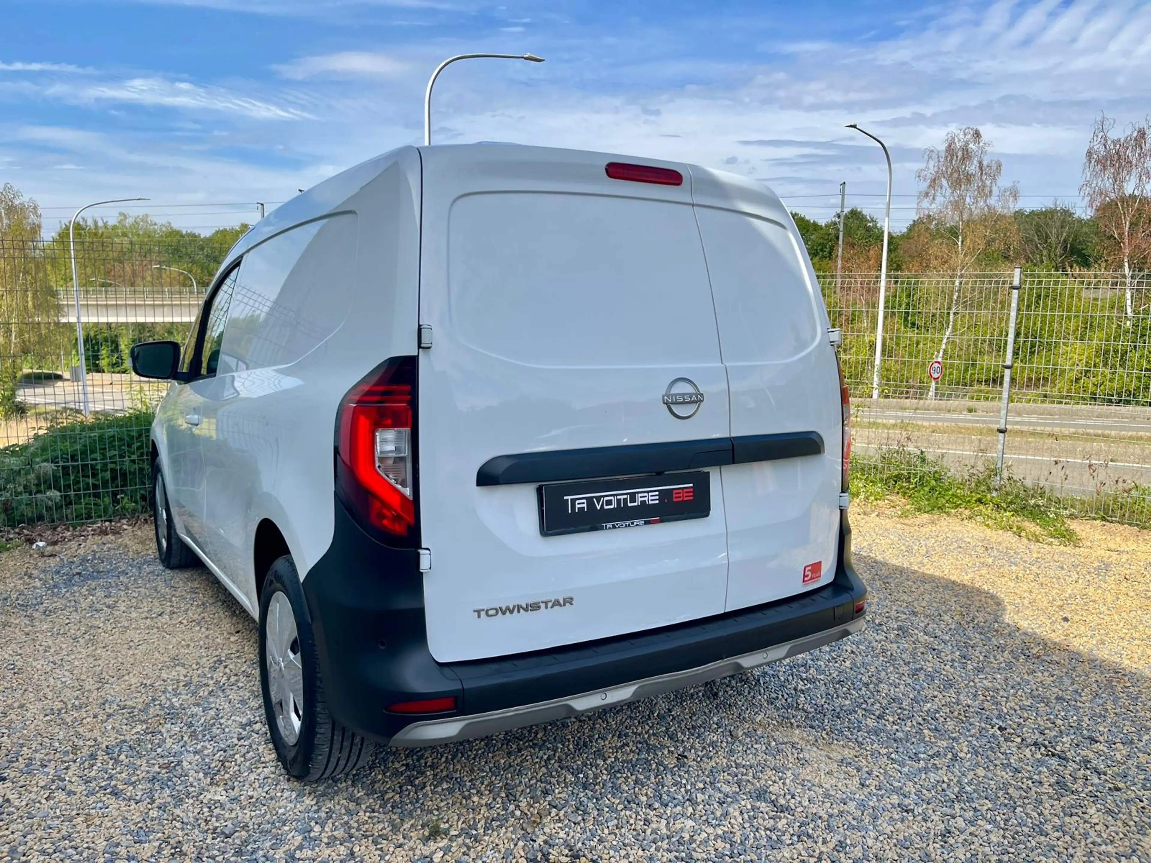 Nissan Townstar 1.3 DIG-T L1H1 N-Connecta 3Pl./LED/CARPLAY/CUIR/CLIM/CAMERA/KEYLESS — photo 3
