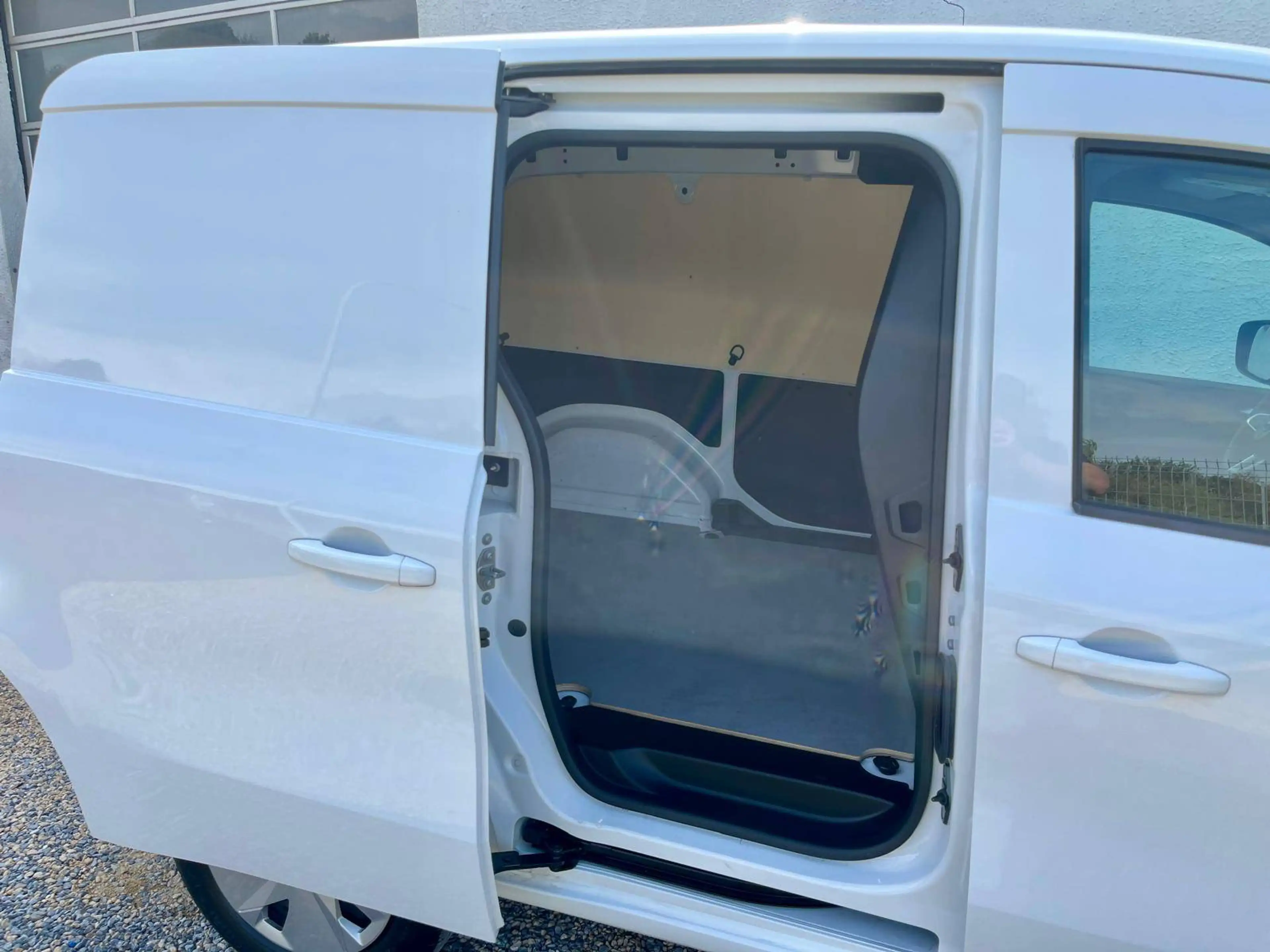 Nissan Townstar 1.3 DIG-T L1H1 N-Connecta 3Pl./LED/CARPLAY/CUIR/CLIM/CAMERA/KEYLESS — photo 7