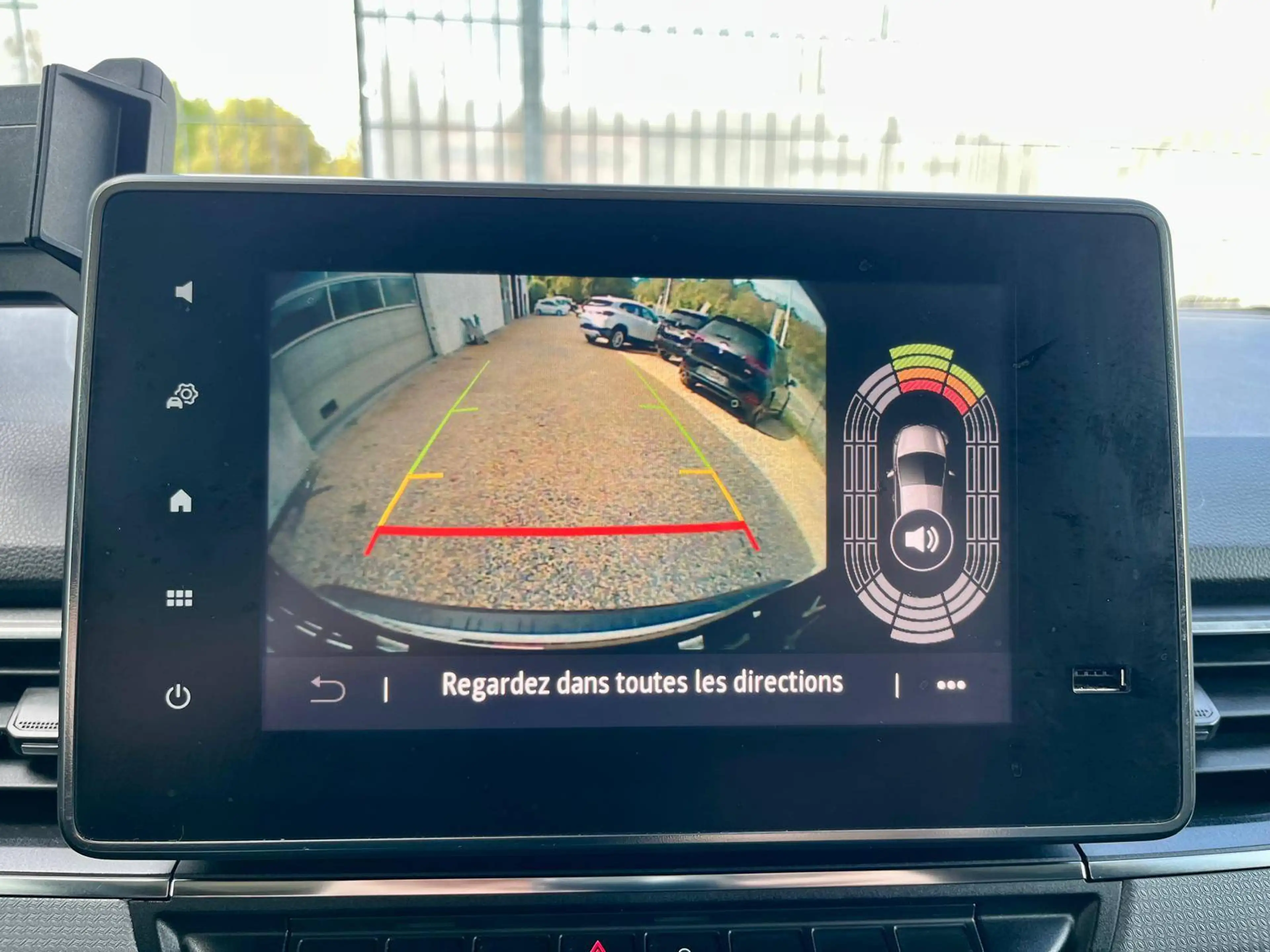 Nissan Townstar 1.3 DIG-T L1H1 N-Connecta 3Pl./LED/CARPLAY/CUIR/CLIM/CAMERA/KEYLESS — photo 14