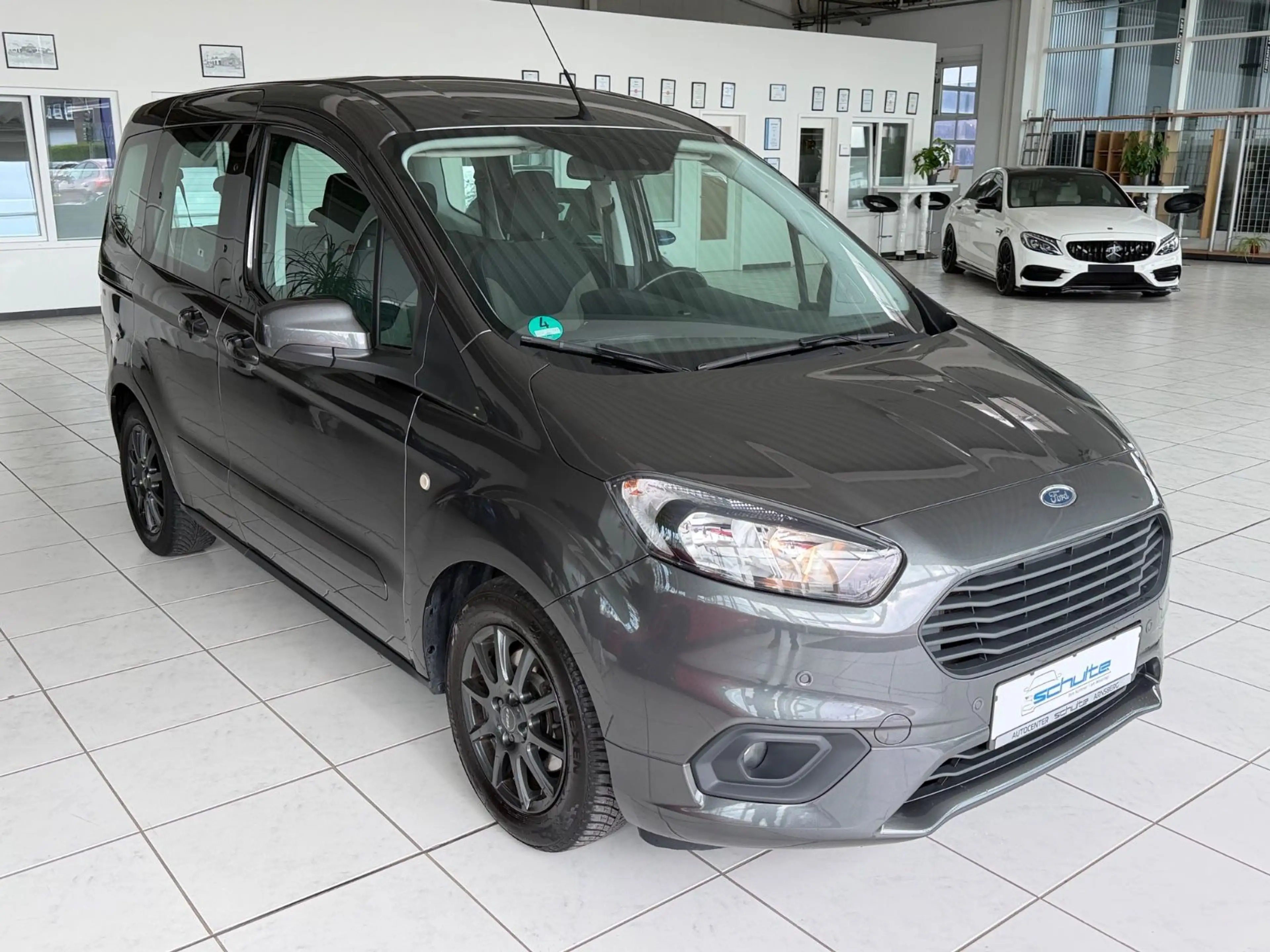 Ford Tourneo Courier Trend — photo 2
