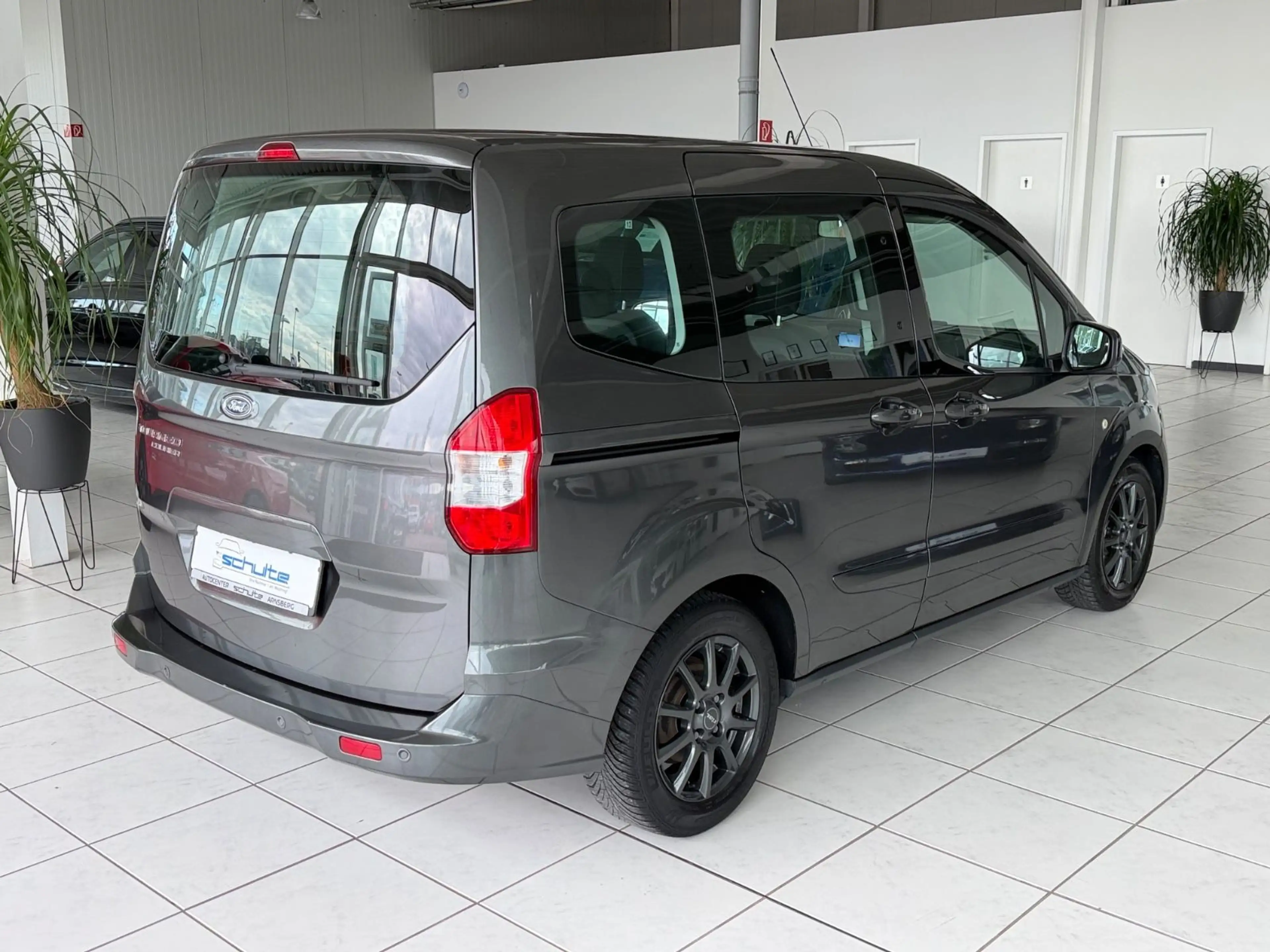 Ford Tourneo Courier Trend — photo 3