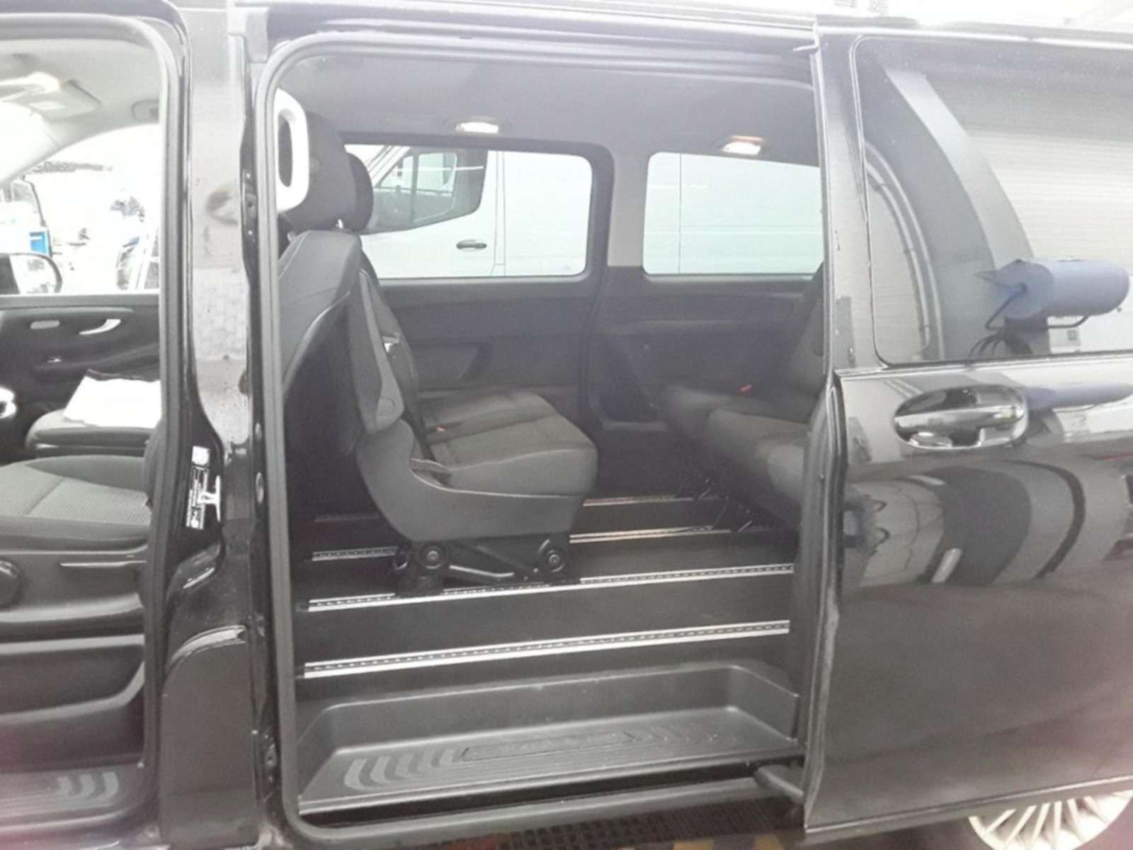 Mercedes-Benz EQV 300