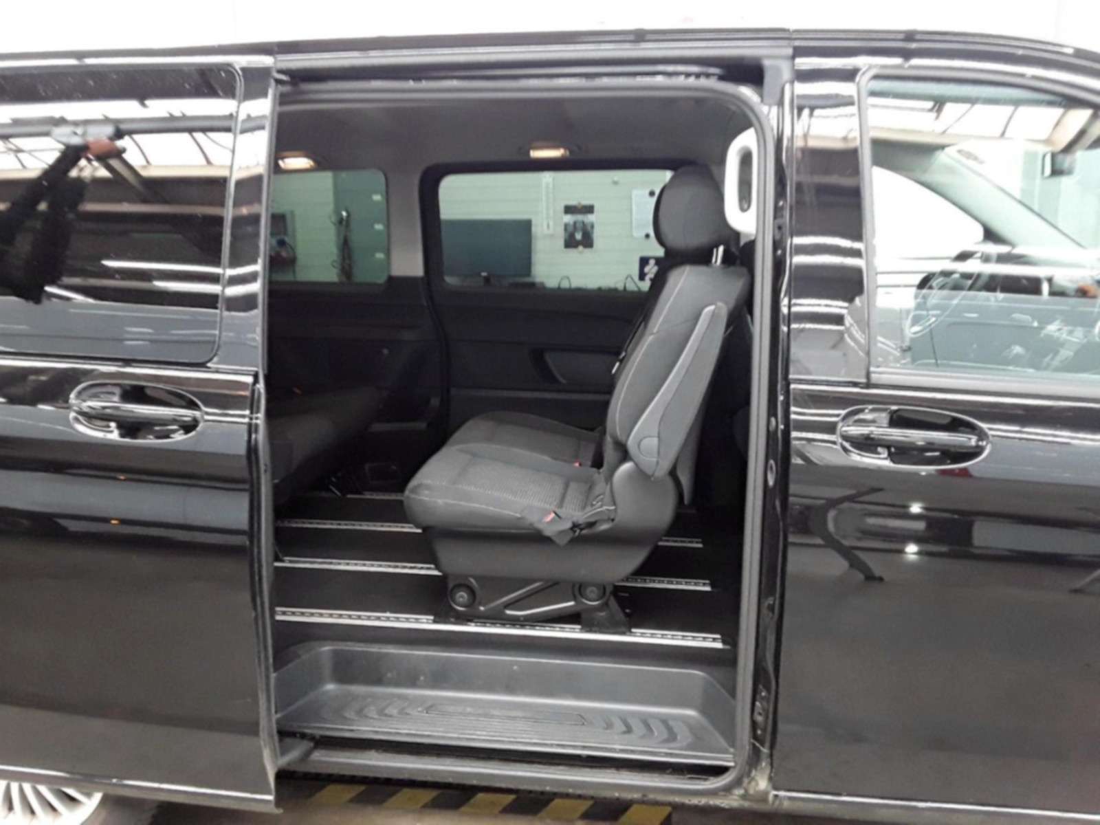 Mercedes-Benz EQV 300