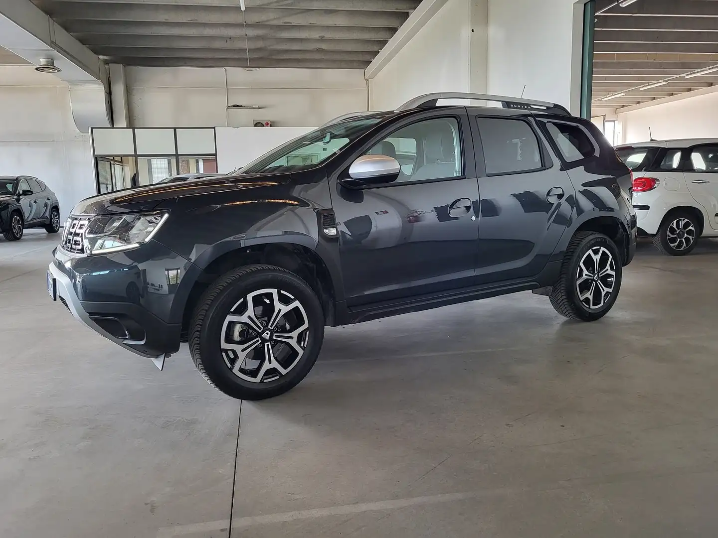 Dacia Duster 1.0 tce Prestige Eco-gpl 4x2 100cv Grigio - 1