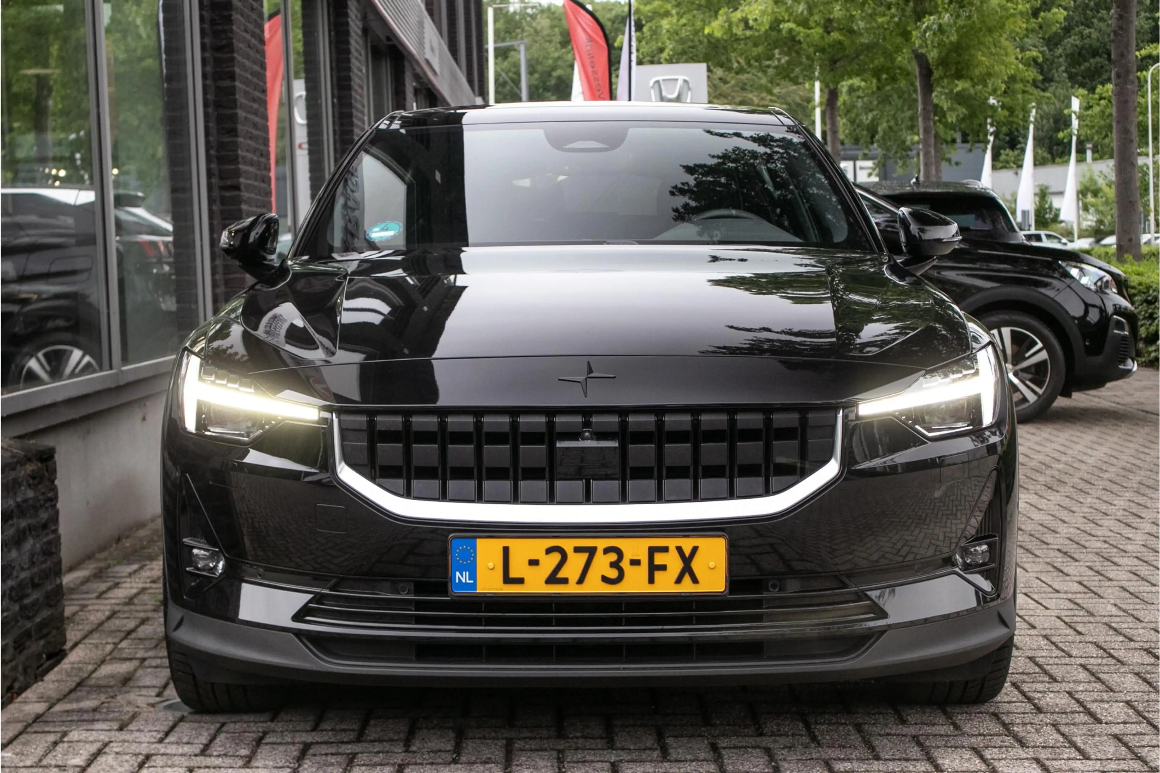 Polestar 2 Long Range Dual Motor Launch Edition 78kWh - SOH 8 — photo 12