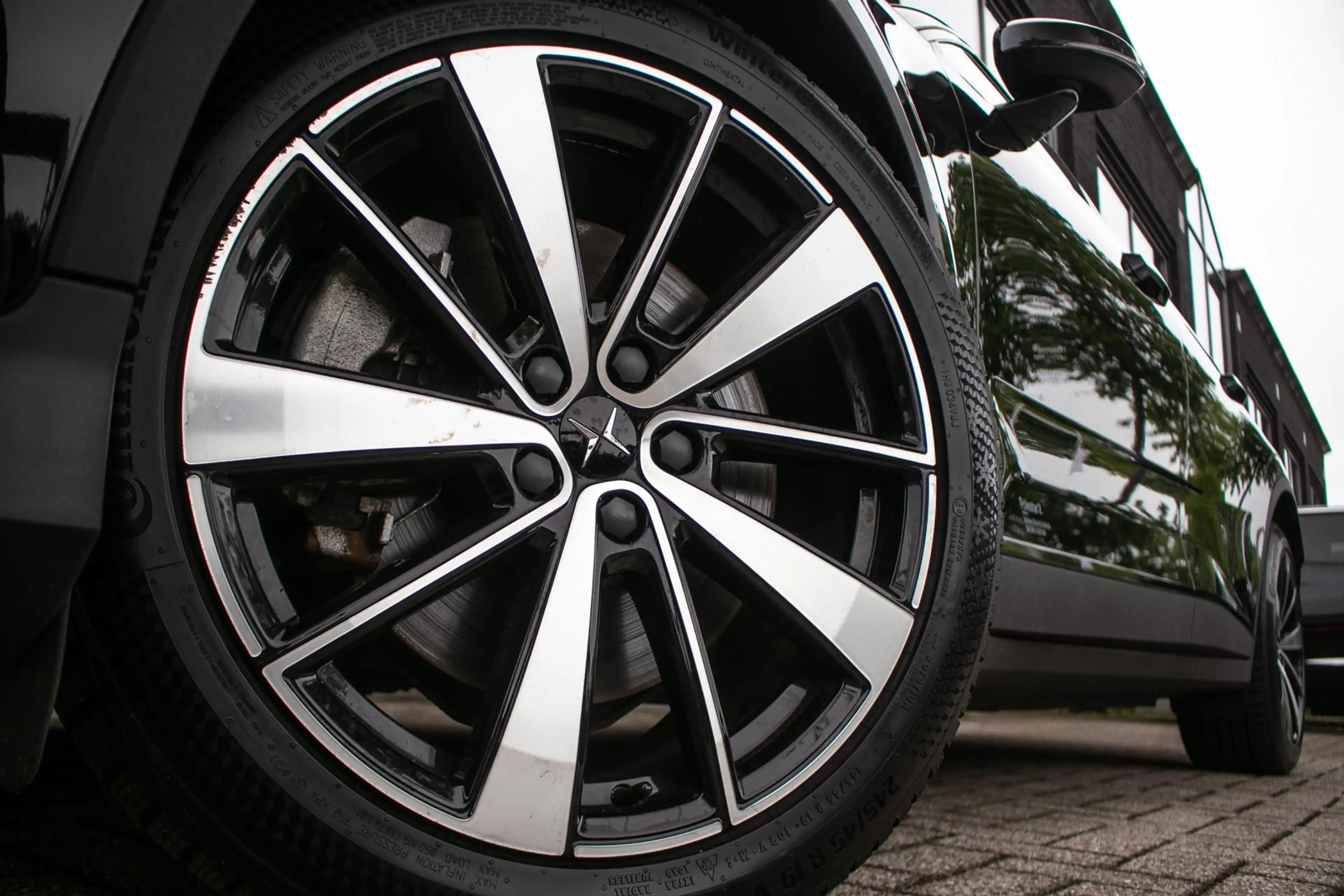 Polestar 2 Long Range Dual Motor Launch Edition 78kWh - SOH 8 — photo 15
