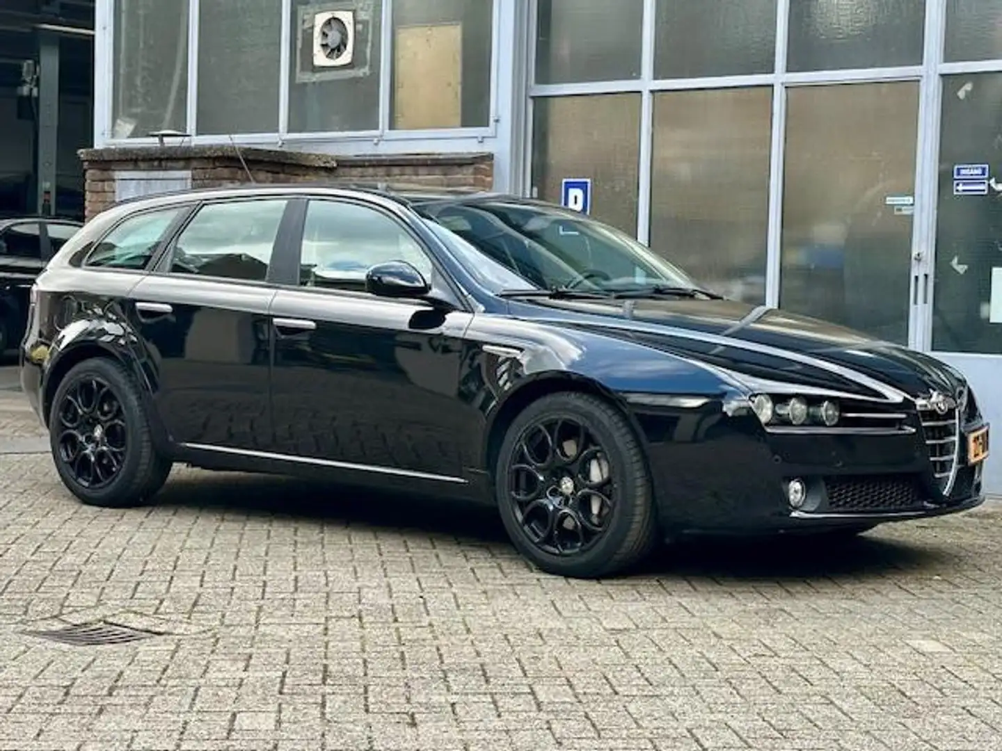 Alfa Romeo 159 Sportwagon 3.2 JTS Q4 Distinctive Чорний - 2
