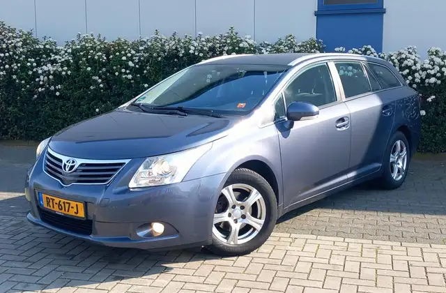 Toyota Avensis 1.8 16V VVT-I WAGON Dynamic