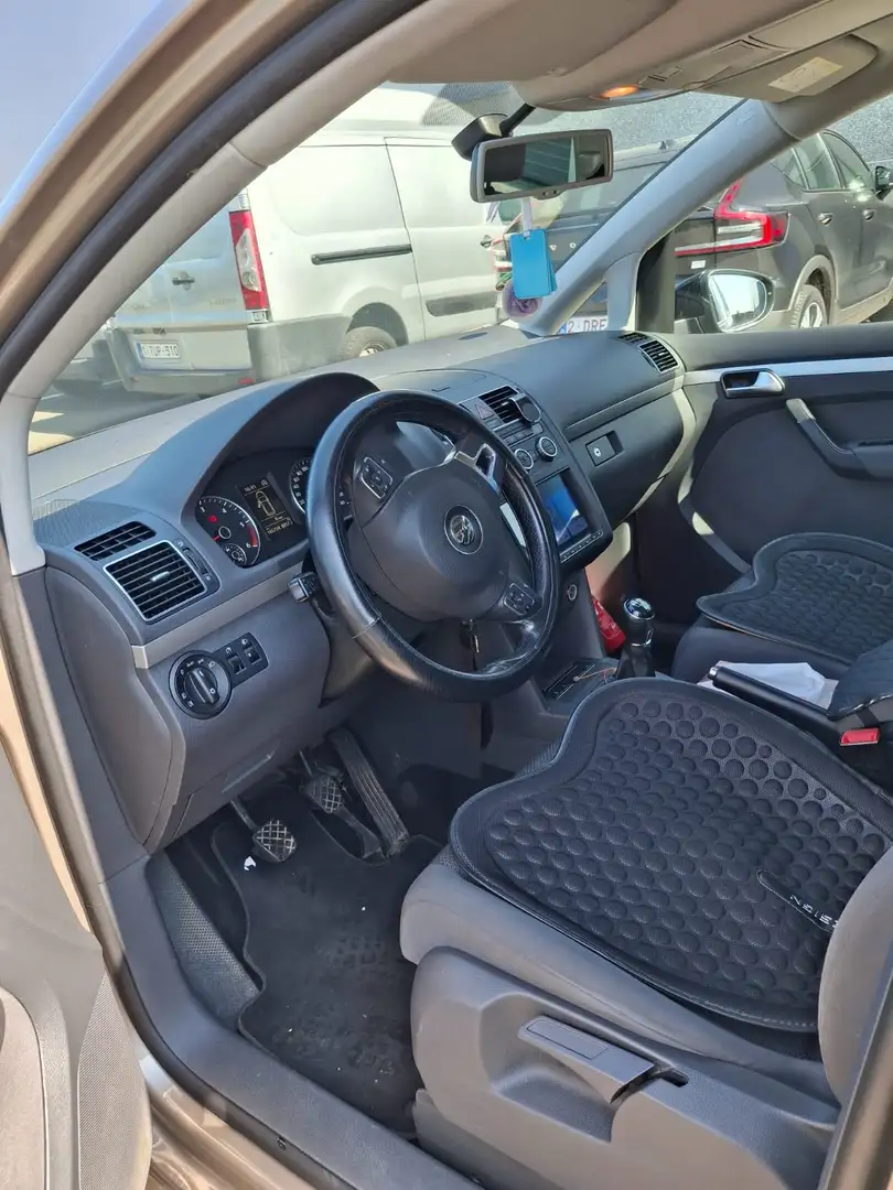 Volkswagen Touran 1.6 TDi 105cv - 2