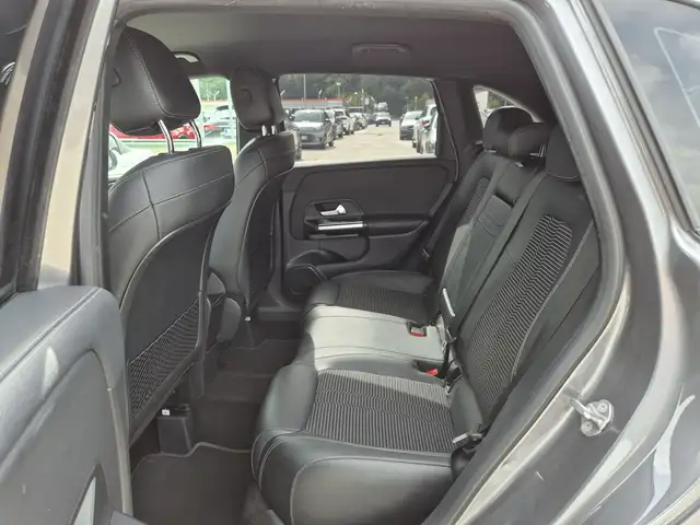 Mercedes-Benz B Class view 7