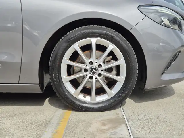 Mercedes-Benz B Class view 13